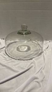 lot 1242 image: Clear Glass Cake Dome Cover with Round Knob Handle