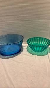 lot 1253 image: Large blue glass bowl and smaller green plastic bowl