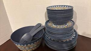 lot 1269 image: Members Mark 12 Piece Dinnerware Set with Moroccan Pattern - Navy Blue and Gold and Salad Bowl with Serving Utensils