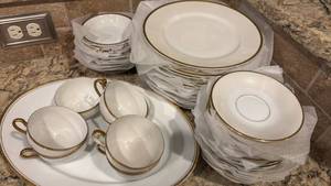 lot 1281 image: White Bone China with Gold and Gold Salt and pepper Shakers