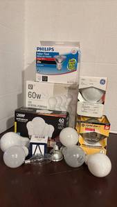lot 1301 image: Mixed Lot Light Bulbs - LED, Halogen, Decorative - Multiple Brands
