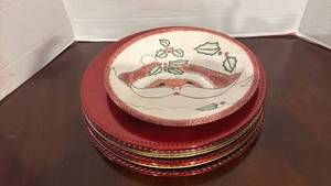 lot 1315 image: Christmas Santa Claus Holiday Plate Set with Red Chargers