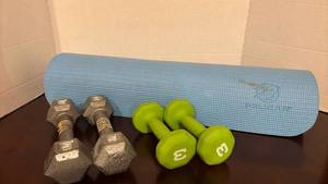 lot 1332 image: Exercise Equipment Set - Pelican Foam Yoga Mat, 5lb Dumbbells, 3lb Neoprene Weights