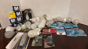 lot 1334 image: Mixed Lot Light Bulbs - Philips, GE, Ambiance MR16, LED & Halogen