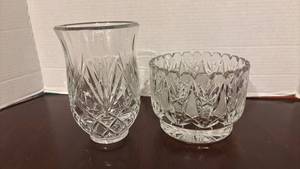 lot 1358 image: Cut Crystal Glass Vase and Bowl Set with Fan Pattern