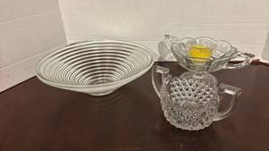 lot 1359 image: Crystal Glass Dessert Bowls Set with Diamond Pattern and Bowl