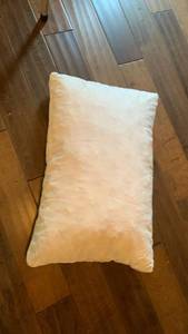 lot 1437 image: Standard My pillow and contour neck pillow