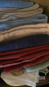 lot 1447 image: Misc towels