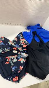 lot 1460 image: Ladies swim suits LXL