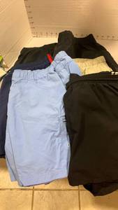 lot 1477 image: Shorts LXL