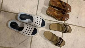 lot 1481 image: Ladies shoes size 9