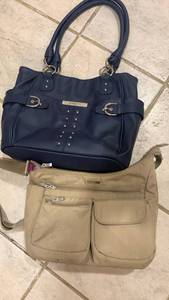 lot 1484 image: Baggalini and Rosetta purses