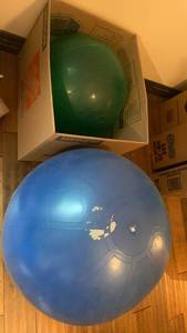 lot 1486 image: Fitness balls