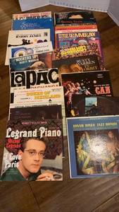 lot 1499 image: Record albums