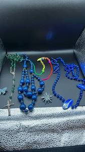 lot 1921 image: Assorted Religious and Decorative Jewelry Collection - Rosaries and Brooches