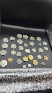 lot 1929 image: Mexican Peso Coin Collection - Mixed Denominations