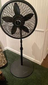lot 2014 image: Lasko floor fan IN BASEMENT