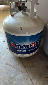 lot 3003 image: AmeriGas 15 lb Propane Exchange Tank full