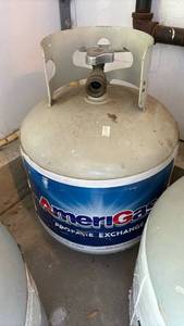 lot 3005 image: AmeriGas 15lb Propane Exchange Tank - maybe 13 full