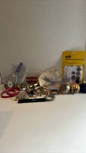 lot 3013 image: Garage Items