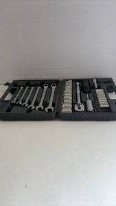 lot 3037 image: Professional Mechanics Socket and Wrench Set with Case