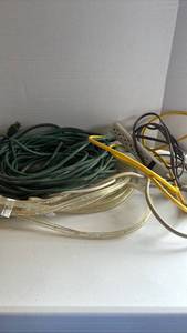 lot 3041 image: Assorted Extension Cords and Power Strips Bundle