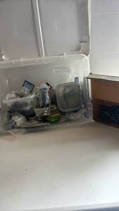 lot 3043 image: Assorted screws, etc