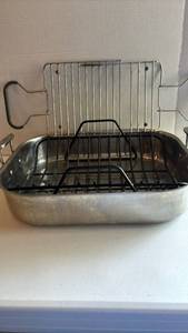 lot 3052 image: Aluminum Roasting Pan with Chrome Rack