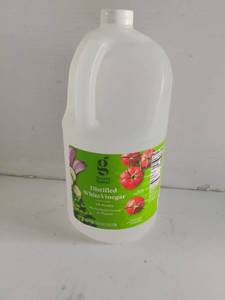 lot 3071 image: 1 Gallon Distilled White Vinegar