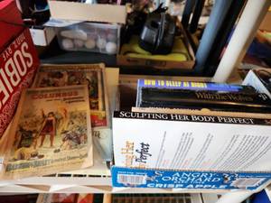 lot 3205 image: Books and 2 comics