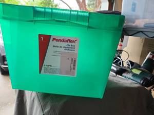 lot 3208 image: Pendaflex file box