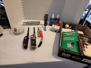 lot 3214 image: Pocket knife, lighters, flashlight, office supplies and more