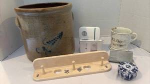 lot 3320 image: Stoneware Crock with Cobalt Blue Floral Design, Power Saver Plug In and Key Holder