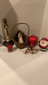 lot 3407 image: Christmas decor