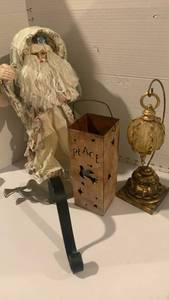 lot 3411 image: Santa and other Christmas decor