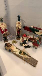 lot 3419 image: Christmas decor