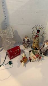 lot 3423 image: Christmas decor