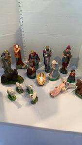 lot 3426 image: Nativity set and more