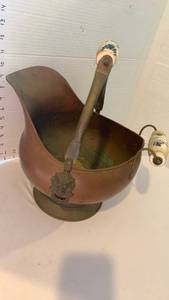 lot 3434 image: Copper ash bucket