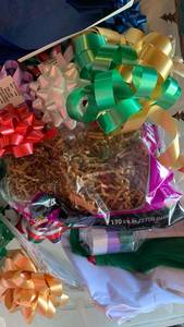 lot 3507 image: Christmas gift wrapping accessories
