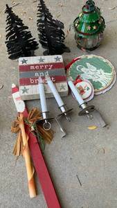 lot 3509 image: Christmas decor