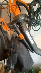 lot 3609 image: Worx blowervac with attachments