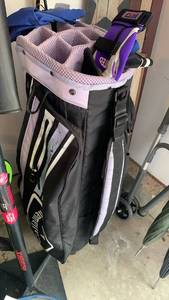 lot 3614 image: Call away golf bag