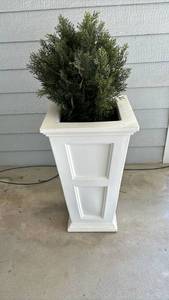 lot 4003 image: White plastic planter - 28 inches tall, top wis 15.5 inches square - with faux tree