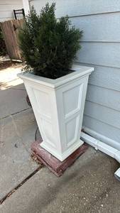 lot 4006 image: White plastic planter - 28 inches tall, top wis 15.5 inches square - with faux tree