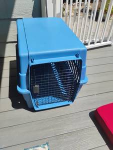 lot 4130 image: Pet Taxi.  23 x 17 x 28