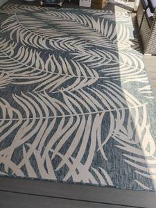 lot 4135 image: Outdoor Rug.  9ft x 13.5ft