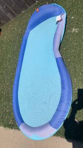 lot 4209 image: Pool float