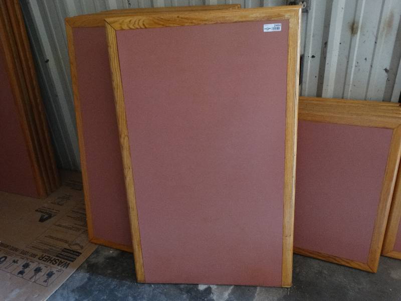 lot 2464 image: Booth table top- 30 x 48