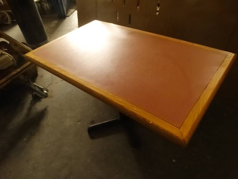lot 2469 image: pedestal dining table- 30 x 48